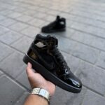 نایک ایرجردن 1 ساقدار مشکی ورنی(triple black) - Image 3