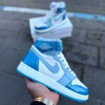 نایک ایرجردن1 سفید آبی ساقدار ورنی(white blue) - Image 4