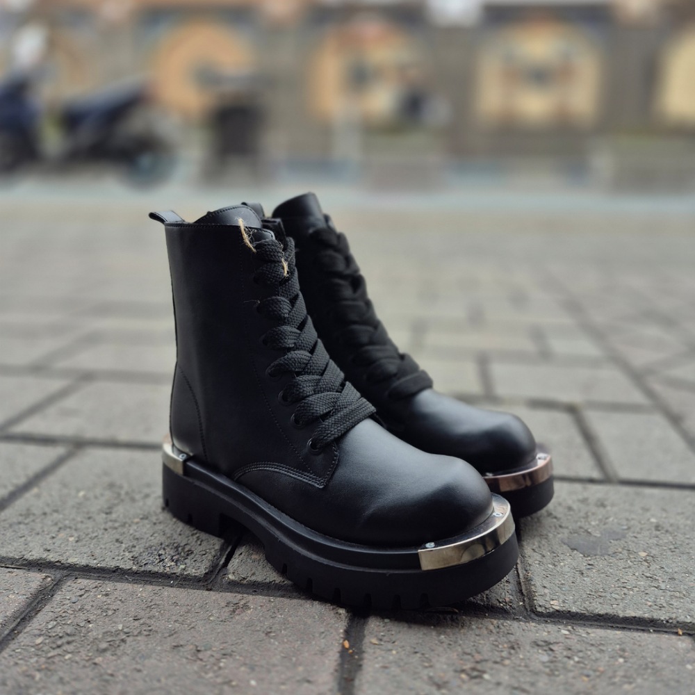 IMG_20260130_161146_(1000_x_1000_pixel) بوت دکتر مارتینز زیپ دار (Dr.Martens)