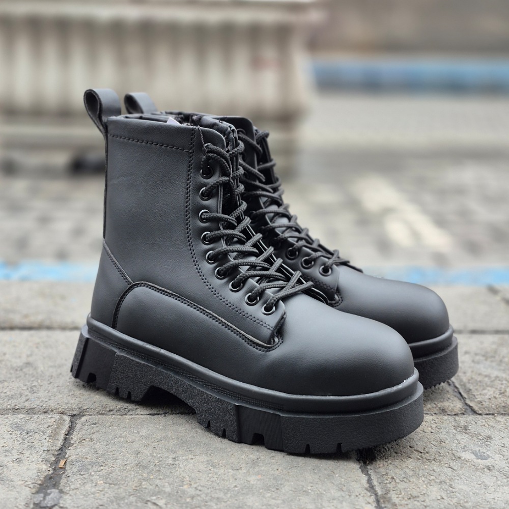 IMG_20260130_163851_(1000_x_1000_pixel) نیم بوت زیپ دار برشکا (bershka)