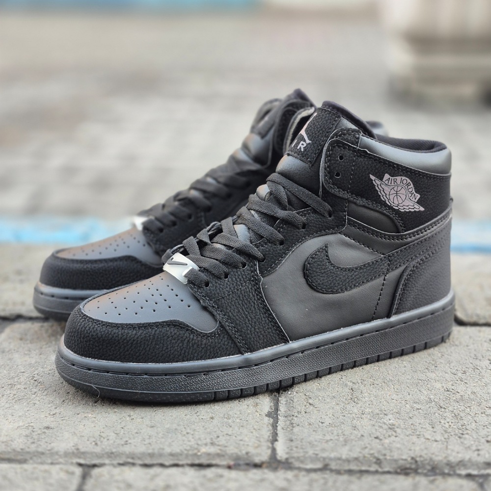 IMG_20260208_164758_(1000_x_1000_pixel) نایک ایرجردن 1 مشکی تمام (triple black)