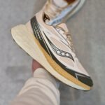 ساکونی کرم سبز(saucony runing)