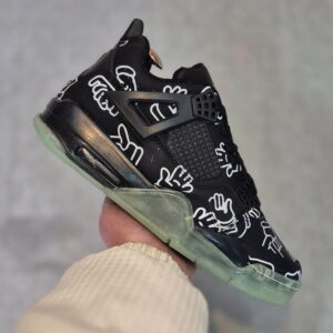 نایک جردن 4 مشکی کاز(black kaws)