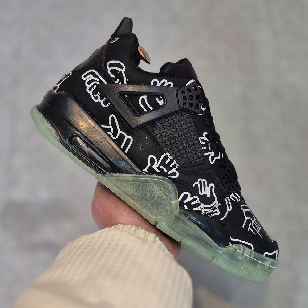IMG_20260519_164726_(1000_x_1000_pixel) نایک جردن 4 مشکی کاز(black kaws)